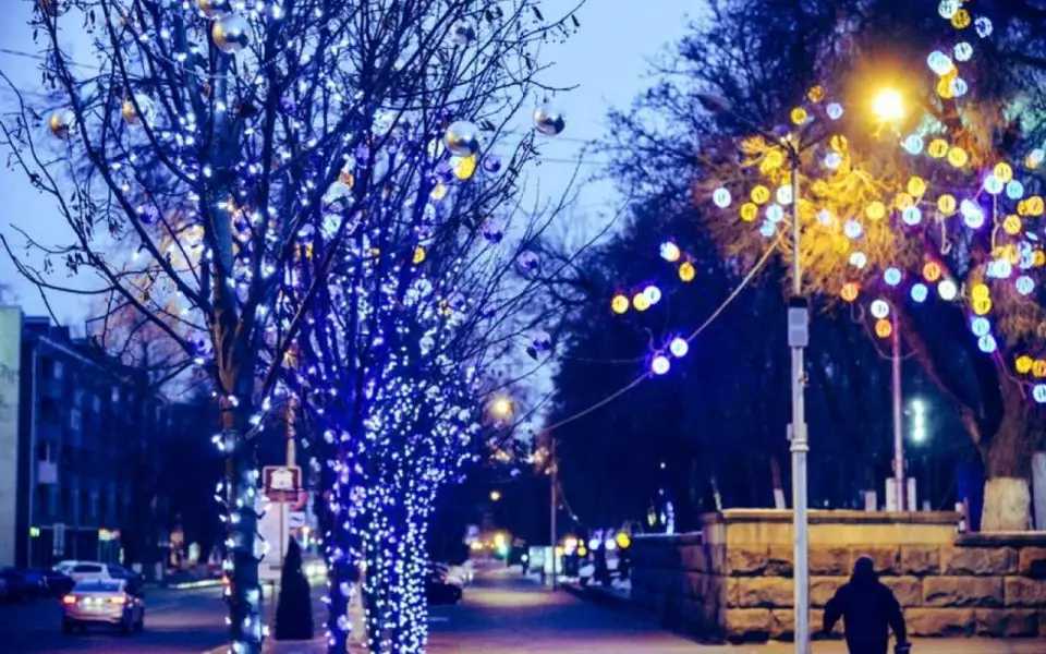 «Инфинити» сбило цену на новогоднее оформление Белгорода в два раза