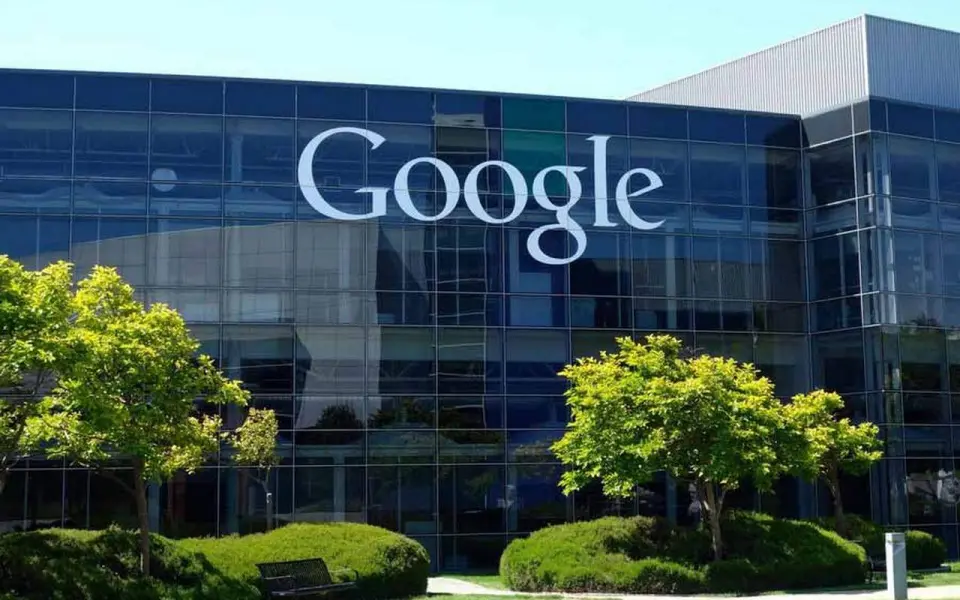 Google оштрафовали на 4,6 млрд рублей за отказ удалять фейки об СВО Google оштрафовали на 4,6 млрд рублей за отказ удалять фейки об СВО