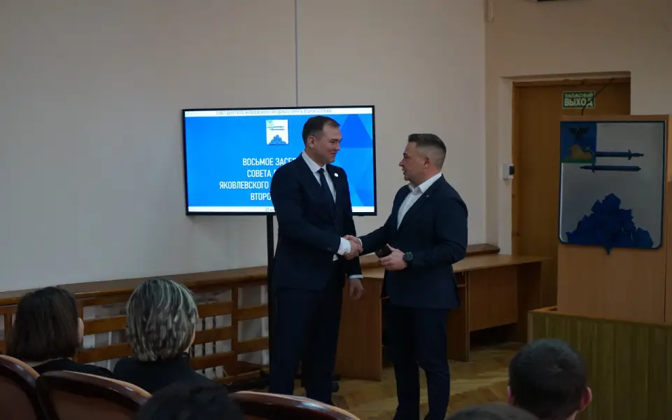 Олега Медведева переизбрали на пост главы Яковлевского горокруга Белгородской области