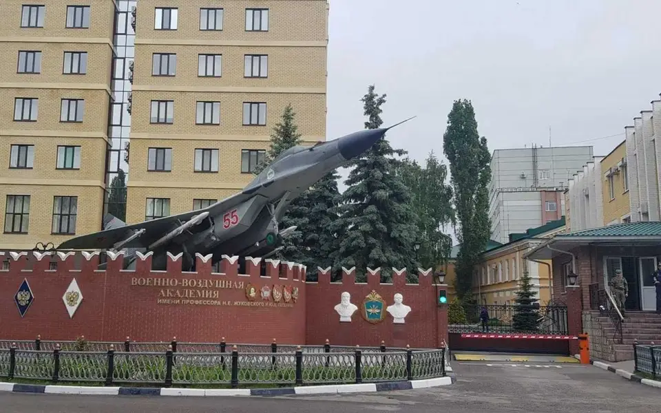 Одного из управленцев воронежской Военно-воздушной академии заподозрили в хищении 10 млн рублей