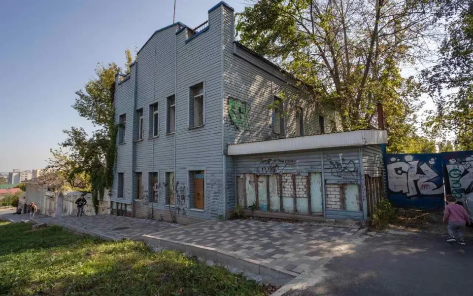 Бывшее здание НКВД в обстреливаемой Белгородской области продают бизнесу за 8,9 млн рублей 