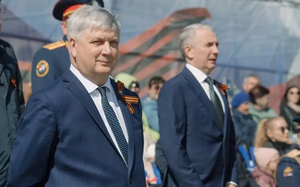 Воронежский губернатор Александр Гусев первым из черноземных глав регионов резко нарастил выплаты бойцам СВО Воронежский губернатор Александр Гусев первым из черноземных глав регионов резко нарастил выплаты бойцам СВО