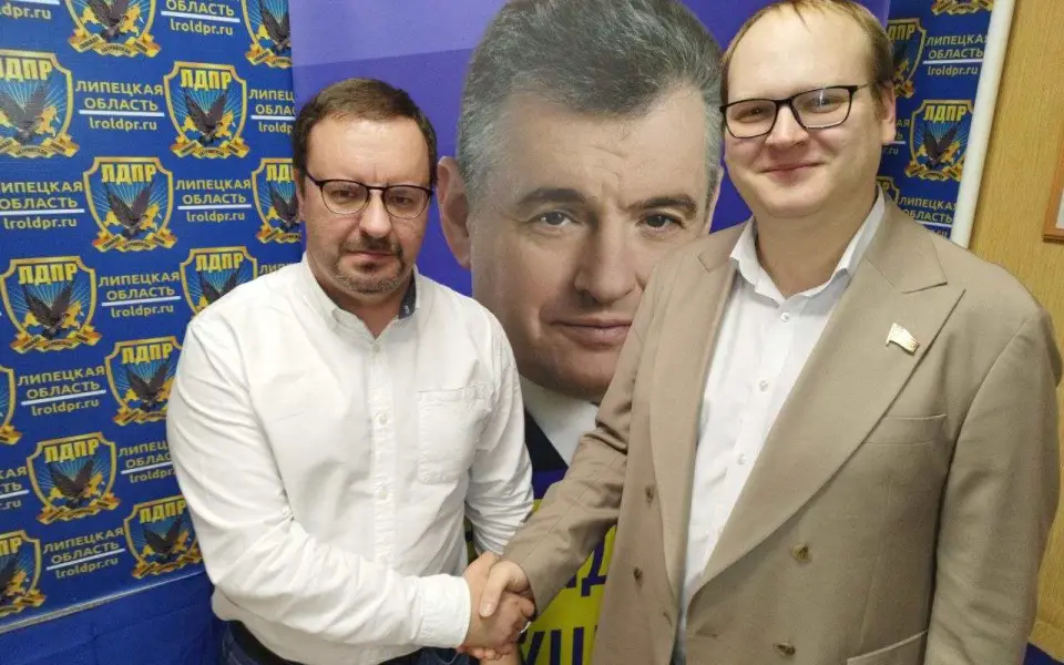 Руслан Долгов стал временно исполняющим обязанности главы Липецкого регионального отделения ЛДПР Руслан Долгов стал временно исполняющим обязанности главы Липецкого регионального отделения ЛДПР