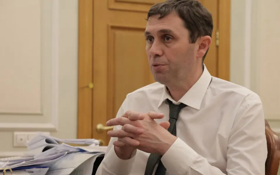 Глава Воронежа Сергей Петрин: «Мои сотрудники должны уметь нести ответственность за свои решения» Глава Воронежа Сергей Петрин: «Мои сотрудники должны уметь нести ответственность за свои решения»