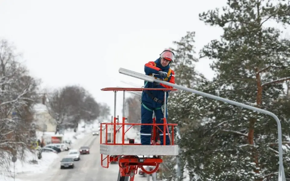 В 2024 году белгородские энергетики смонтировали в регионе 2129 светильников наружного освещения 