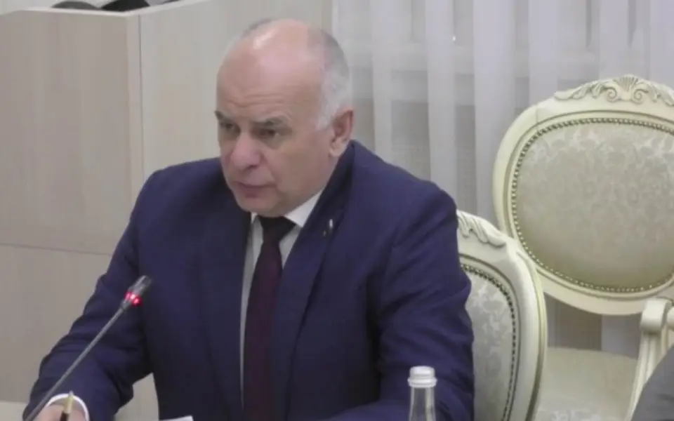 Отныне депутаты Курской облдумы обязаны уведомлять о заграничных поездках Отныне депутаты Курской облдумы обязаны уведомлять о заграничных поездках