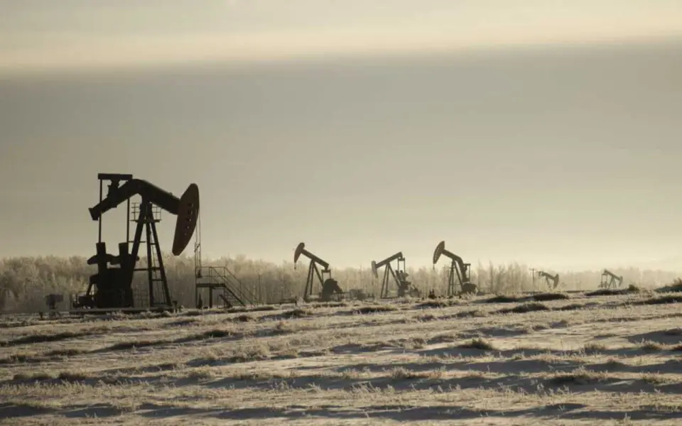К концу века в России может закончиться нефть К концу века в России может закончиться нефть