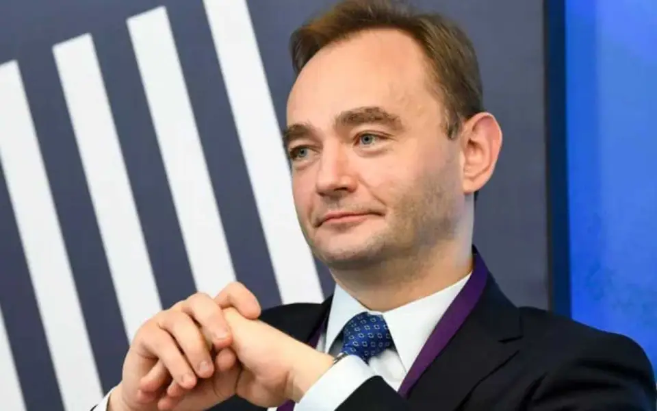 Суд приговорил экс-замглавы Минцифры Максима Паршина к девяти годам колонии «строгача» по делу о взятке