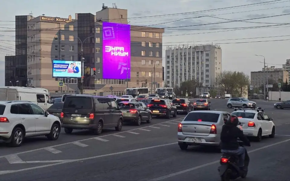 Новый гигантский экран установлен в Воронеже