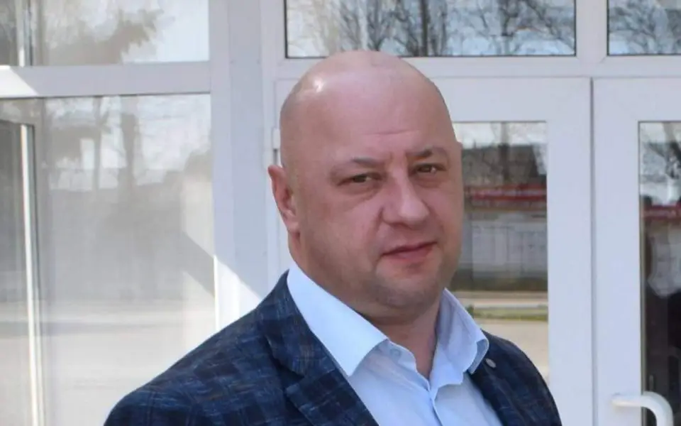 Дмитрий Новиков уходит с поста главы Конышевского района и вступает в отряд «Барс-Курск» Дмитрий Новиков уходит с поста главы Конышевского района и вступает в отряд «Барс-Курск»