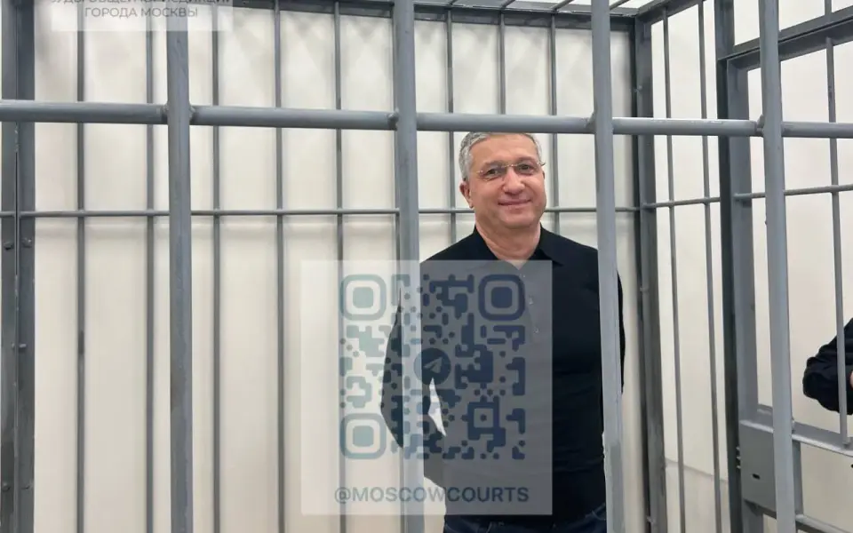 Мосгорсуд приговорил экс-замминистра обороны Тимура Иванова к 13 годам колонии и штрафу 100 млн рублей