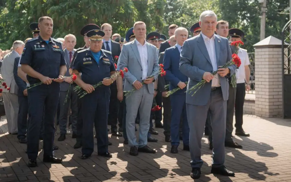 На Терновом кладбище в Воронеже возложили цветы к мемориалу погибшим в Первой мировой войне