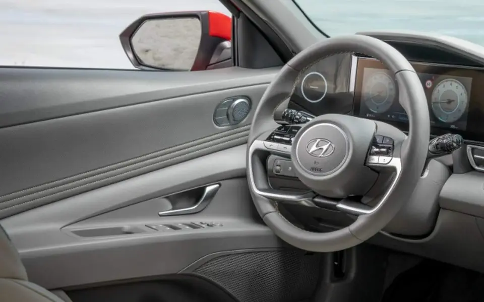 Hyundai может начать выпуск беспилотных и электрических авто в России