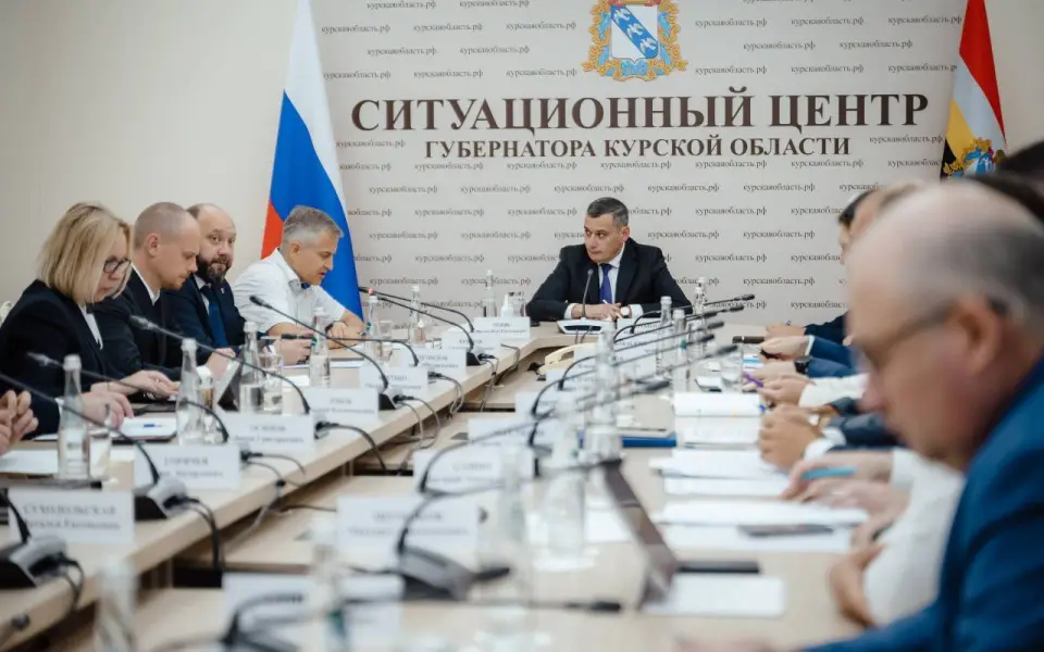 Хинштейн резко раскритиковал подрядчиков за некачественный ремонт жилья в Льгове