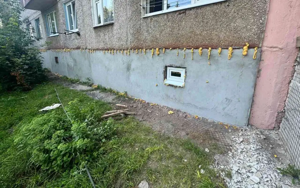 Курские власти не уложились в сроки ремонта дома, атакованного украинским дроном