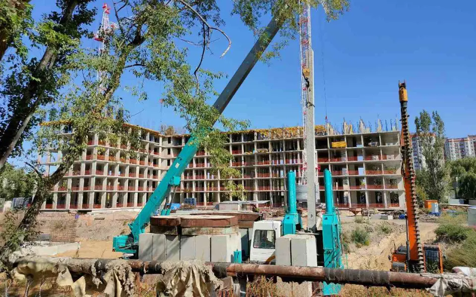 Владелец ГК «Развитие» объяснил появление рабочих на закрытой стройке в Воронеже консервацией объекта 