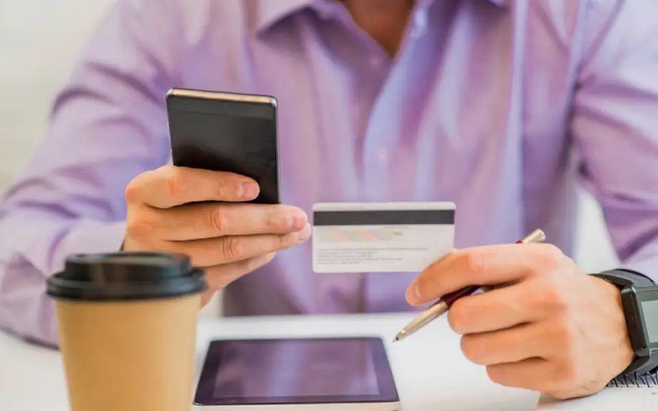 Банки начнут отслеживать крупные «самопереводы» по СБП как признак мошенничества 