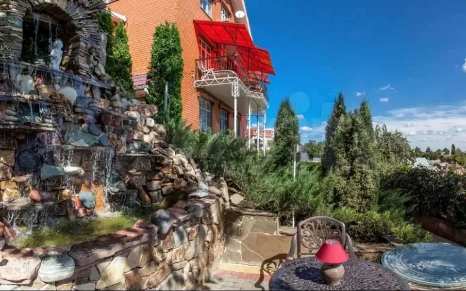 Гостиницу в центре Воронежа выставили на продажу за 80 млн рублей