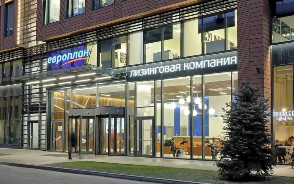 Альфа-банк планирует выкупить контрольный пакет лизинговой компании «Европлан»