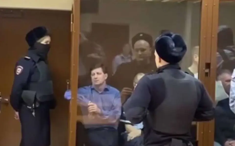 Экс-губернатор Хабаровского края Сергей Фургал вновь осужден: 25 лет за мошенничество и создание ОПГ Экс-губернатор Хабаровского края Сергей Фургал вновь осужден: 25 лет за мошенничество и создание ОПГ