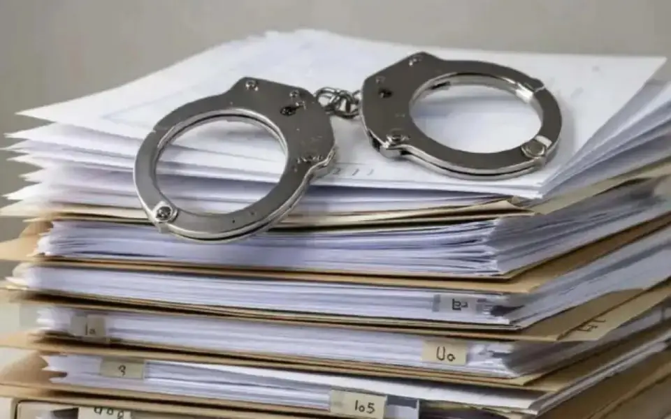 Бывший начальник Госавтоинспекции Старого Оскола предстанет перед судом за взятку в крупном размере