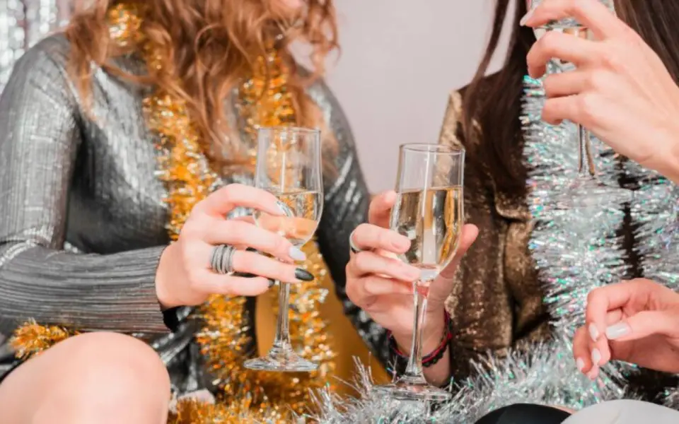 Новогодний корпоратив планируют провести 72% российских организаций Новогодний корпоратив планируют провести 72% российских организаций