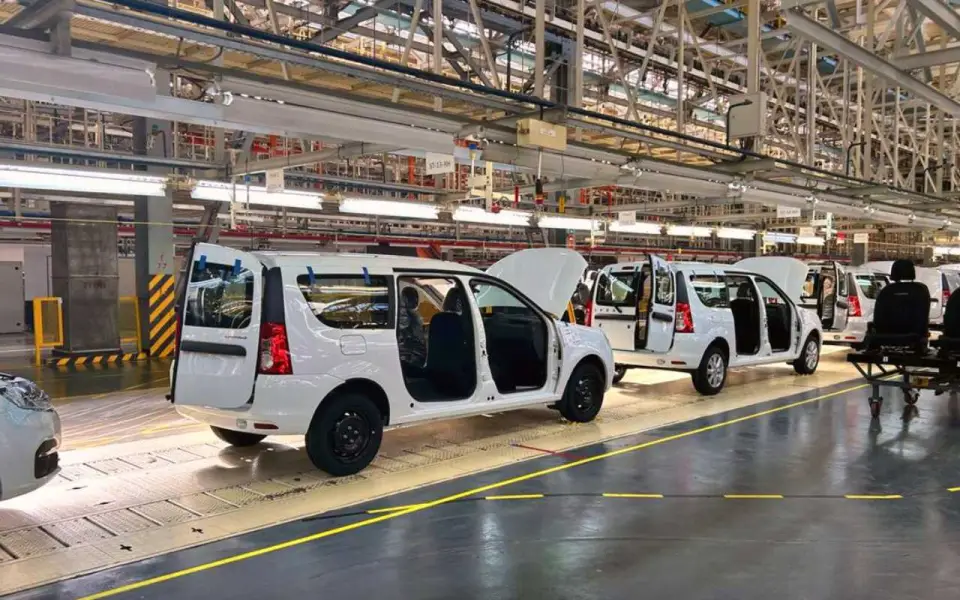 «АвтоВАЗ» вернется к традиционной пятидневной неделе с начала 2026 года «АвтоВАЗ» вернется к традиционной пятидневной неделе с начала 2026 года