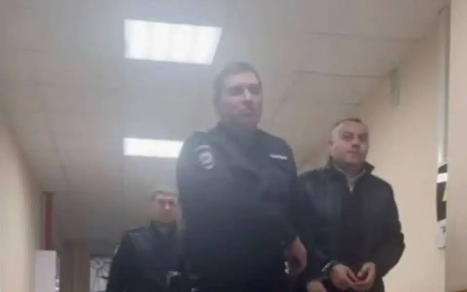 Домашний арест назначен руководителю аппарата администрации Старооскольского округа за посредничество во взятке Домашний арест назначен руководителю аппарата администрации Старооскольского округа за посредничество во взятке