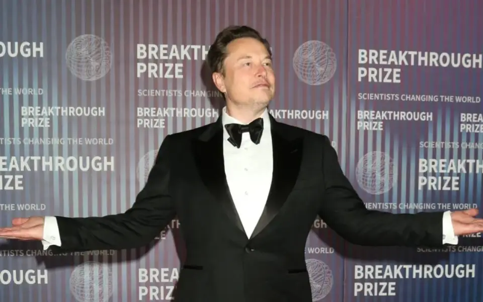 Илон Маск преодолел рубеж в 600 млрд долларов и устремился к званию первого триллионера планеты Илон Маск преодолел рубеж в 600 млрд долларов и устремился к званию первого триллионера планеты