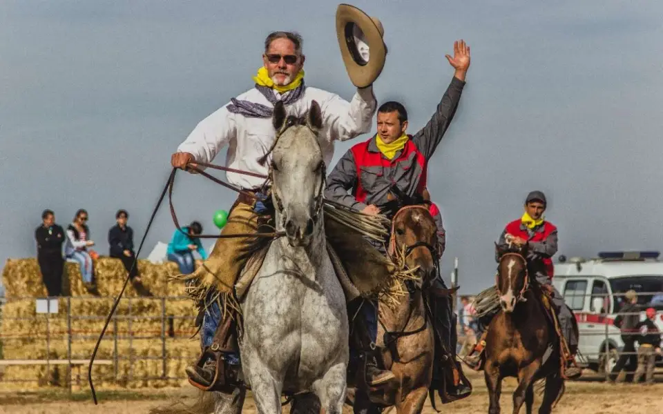 «A cowboy’s work is never done» - переводчик Дмитрий Козорин о первых ковбоях «Мираторга» «A cowboy’s work is never done» - переводчик Дмитрий Козорин о первых ковбоях «Мираторга»
