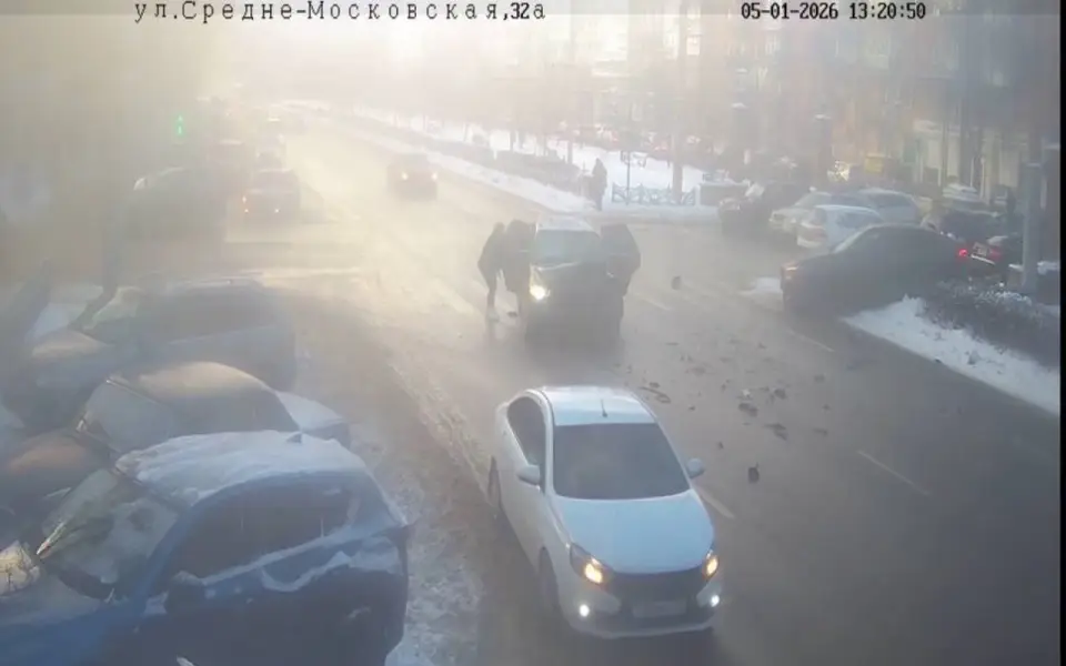 Совладелец «БМ-Холдинг» Денис Власов стал фигурантом ДТП с пострадавшими в Воронеже Совладелец «БМ-Холдинг» Денис Власов стал фигурантом ДТП с пострадавшими в Воронеже