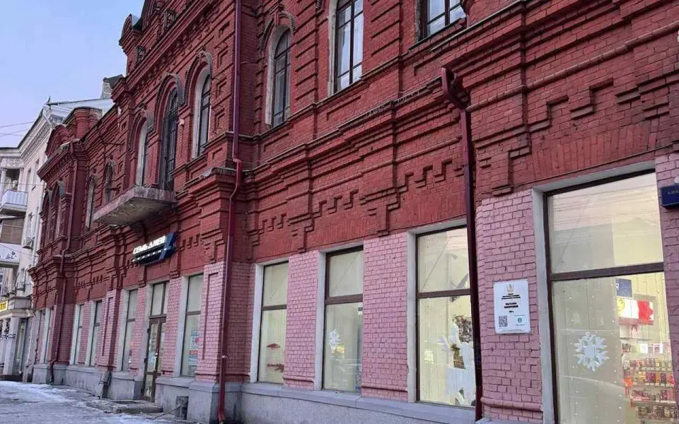 Вогнали в краску: в Воронеже незаметно меняют исторический облик объекта культурного наследия