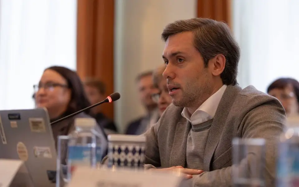 Предприниматель и инвестор Максим Жалнин: «Кадры решают: как бизнес и власть будут пересобирать агрообразование в Тамбовском регионе» Предприниматель и инвестор Максим Жалнин: «Кадры решают: как бизнес и власть будут пересобирать агрообразование в Тамбовском регионе»