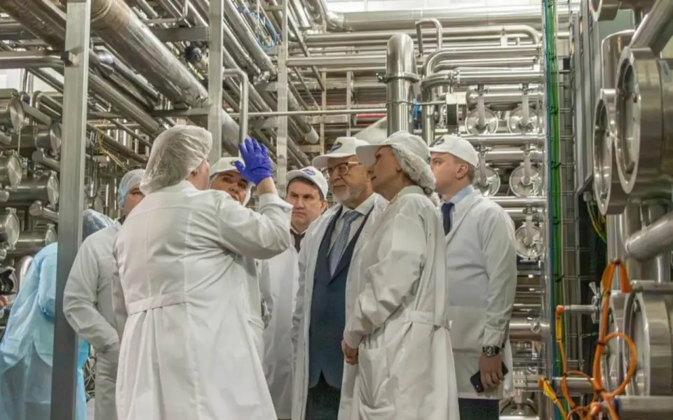 Делегация Совфеда РФ посетила завод ГК «Молвест» в Воронежской области Делегация Совфеда РФ посетила завод ГК «Молвест» в Воронежской области