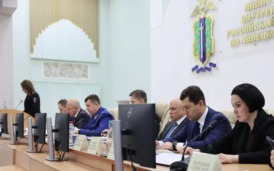 Депутаты Липецкого облсовета сократили число мандатов с 42 до 36 Депутаты Липецкого облсовета сократили число мандатов с 42 до 36