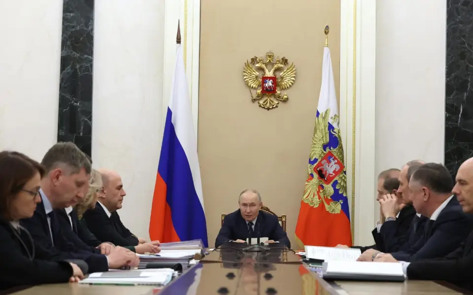 Путин объяснил замедление роста ВВП до 1% в 2025 году «рукотворной» борьбой с инфляцией