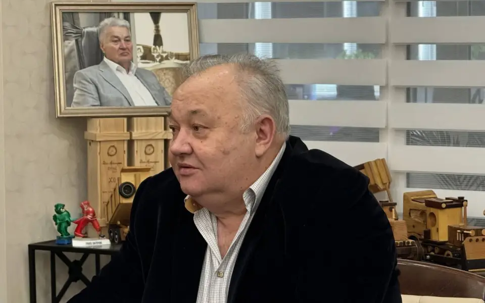 Директор «Россошанского ДРСУ № 1» Валерий Ярошев: «Мы выигрываем много контрактов, потому что не боимся ответственности» Директор «Россошанского ДРСУ № 1» Валерий Ярошев: «Мы выигрываем много контрактов, потому что не боимся ответственности»