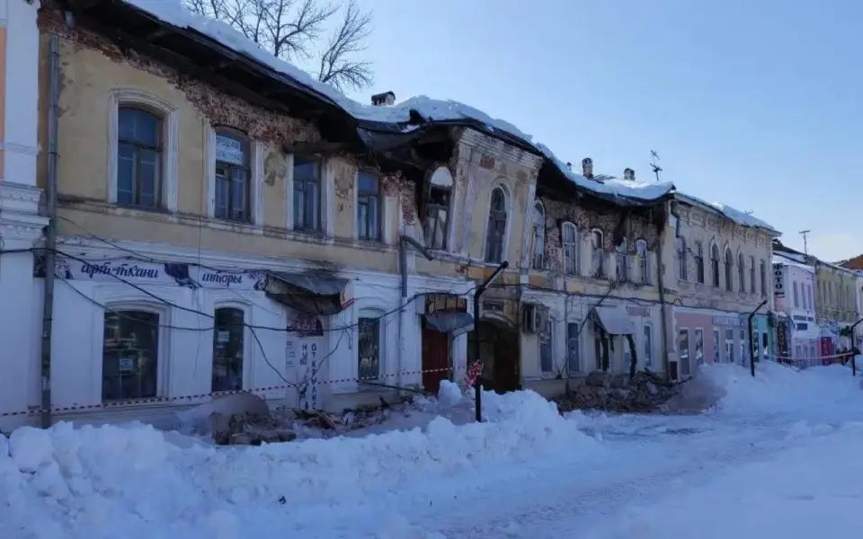 Кровля объекта культурного наследия XIX века обрушилась в Тамбове
