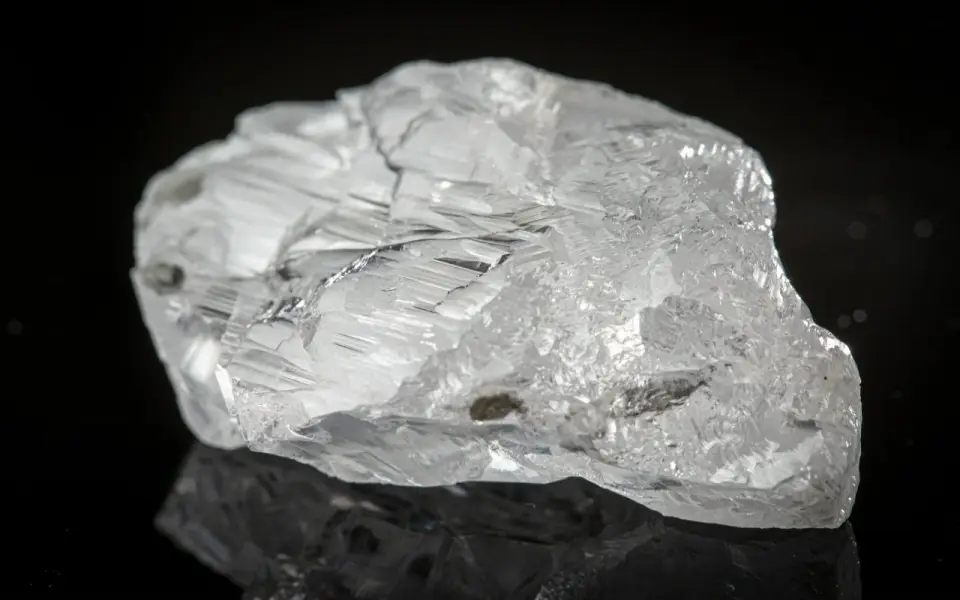 «АГД Даймондс» добыла редкий алмаз весом 229 карат на месторождении им. Гриба