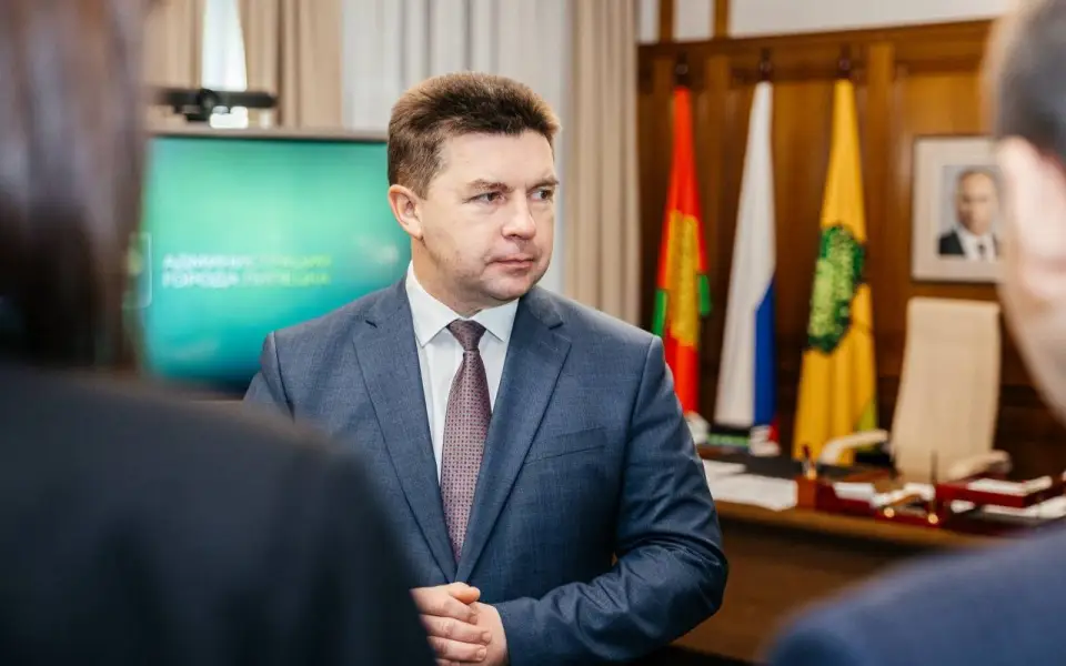 Липецкие депутаты единогласно отправили мэра Романа Ченцова в отставку