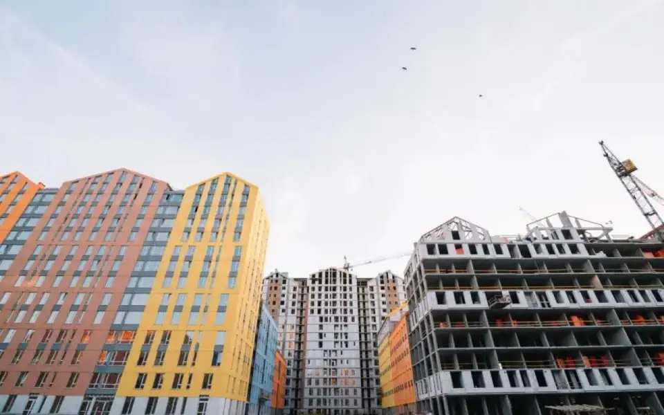 Белгородцы взяли жилья в ипотеку в 2025 году на 40 млрд рублей, средний кредит вырос до 4,2 млн рублей Белгородцы взяли жилья в ипотеку в 2025 году на 40 млрд рублей, средний кредит вырос до 4,2 млн рублей