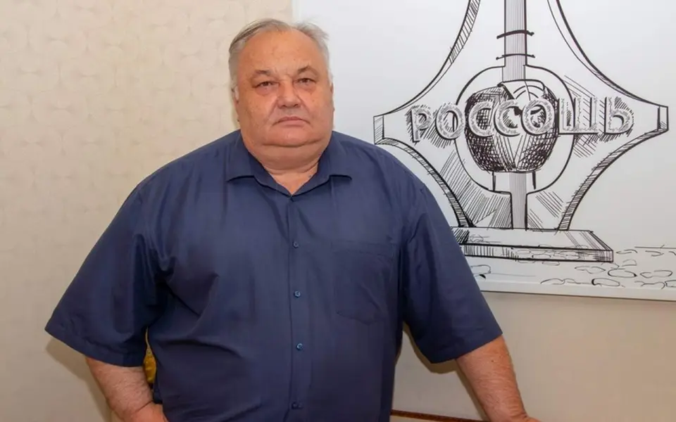 Директор «Россошанского ДРСУ № 1» Валерий Ярошев: «Дорога в деревне – это ответ на вопрос, остаться или уехать» Директор «Россошанского ДРСУ № 1» Валерий Ярошев: «Дорога в деревне – это ответ на вопрос, остаться или уехать»
