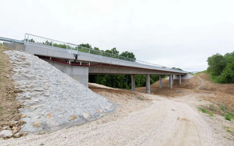 «СМУ-90» рассчитывает досрочно завершить ремонт моста через Ведугу «СМУ-90» рассчитывает досрочно завершить ремонт моста через Ведугу