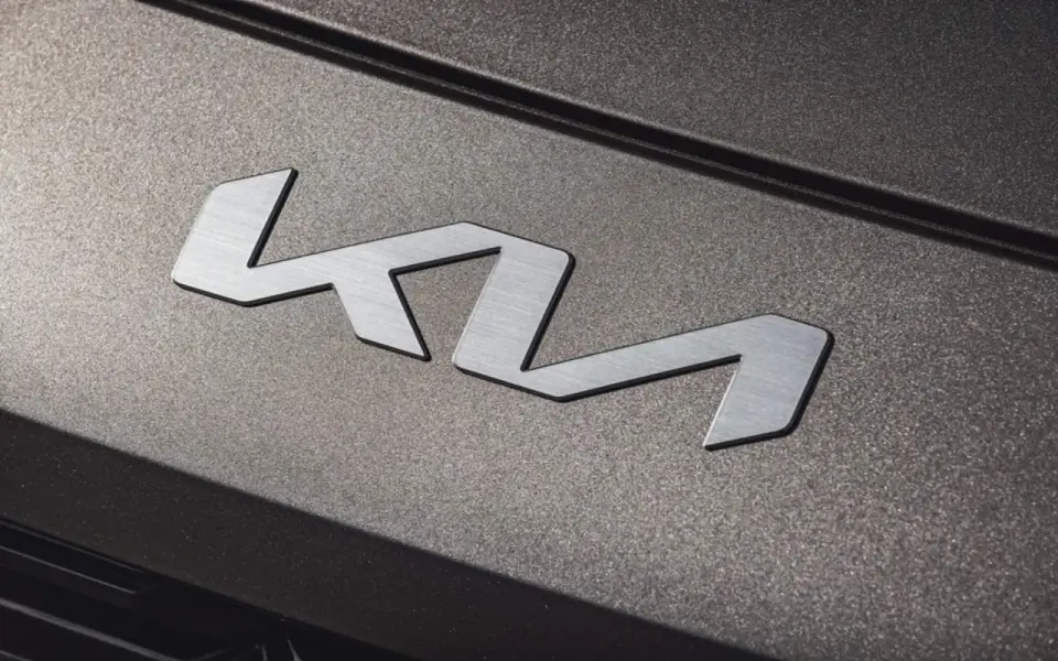 Kia отзывает в России более 33 тысяч автомобилей Rio из-за риска короткого замыкания
