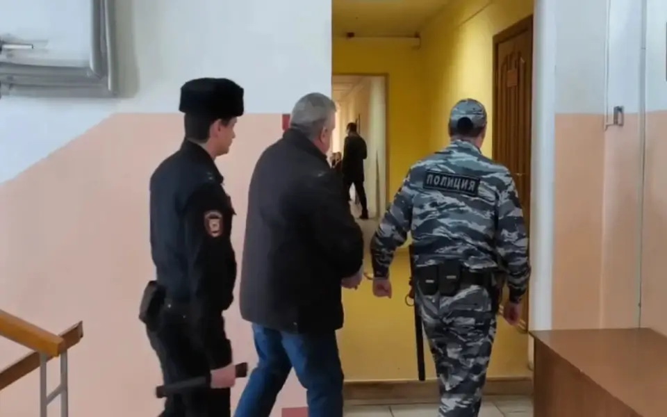 Экс-главу цифрового департамента Тамбовской области Андрея Стрельцова отправили под домашний арест Экс-главу цифрового департамента Тамбовской области Андрея Стрельцова отправили под домашний арест