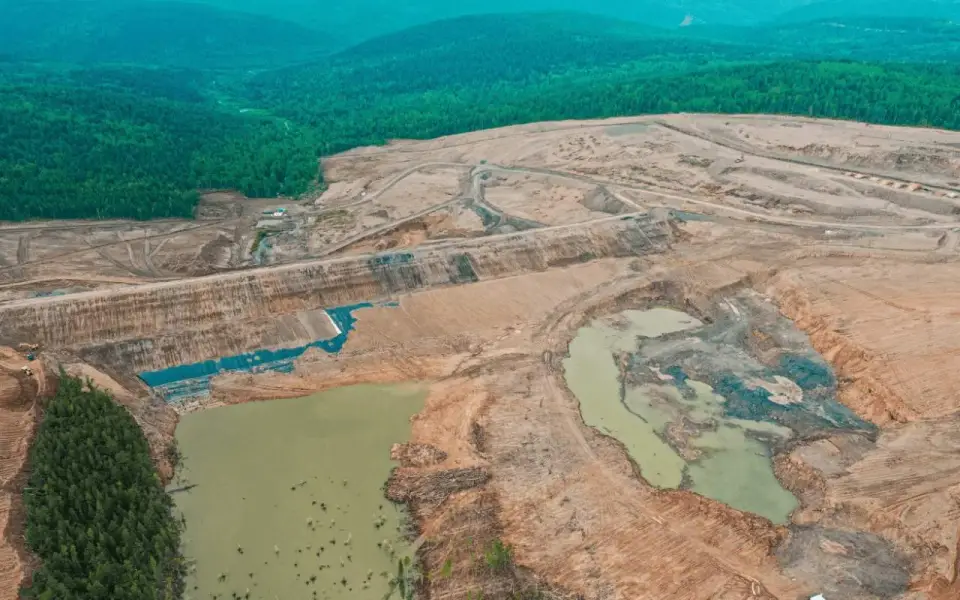 Приставы сняли арест с 32,1 млрд рублей на счетах ЮГК Приставы сняли арест с 32,1 млрд рублей на счетах ЮГК