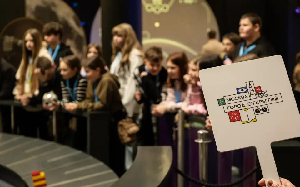 Более 100 школьников из Воронежской области в честь Дня космонавтики отправились в Москву на «Космопоезде»