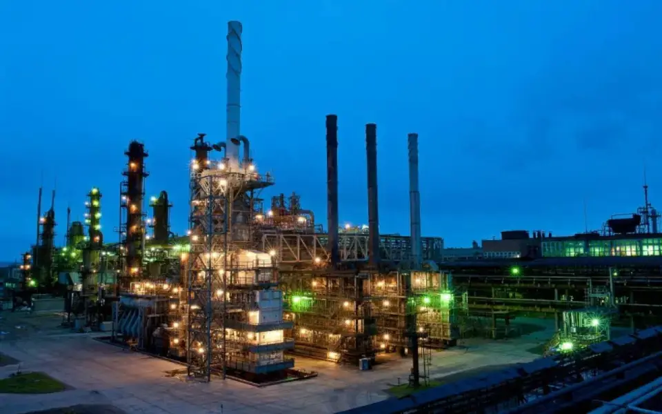 ПСБ продал «Саянскхимпласт» структуре «Роснефти» за 30,3 млрд руб. по стартовой цене ПСБ продал «Саянскхимпласт» структуре «Роснефти» за 30,3 млрд руб. по стартовой цене