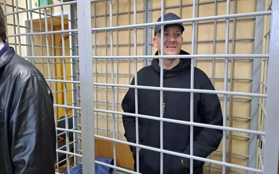 Директора стройкомпании «Кремень» Ругаева осудили на 8 лет колонии за мошенничество при строительстве фортификаций в Курской области Директора стройкомпании «Кремень» Ругаева осудили на 8 лет колонии за мошенничество при строительстве фортификаций в Курской области