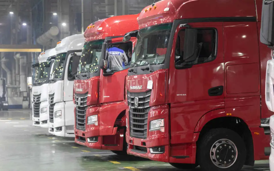 Новые заказы позволили «КамАЗу» сохранить пятидневный режим